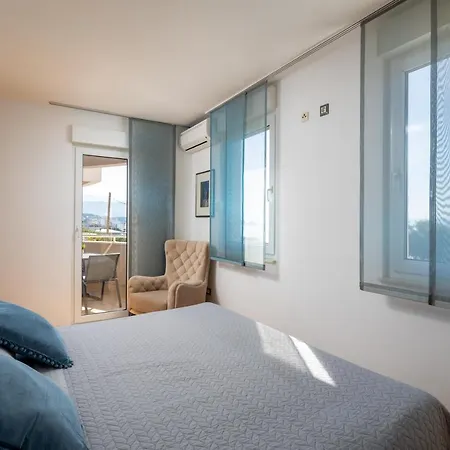 Big Modern Two - Bedroom With Sea View And Balcony - Apartment Split