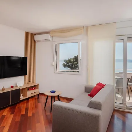 Big Modern Two - Bedroom With Sea View And Balcony -