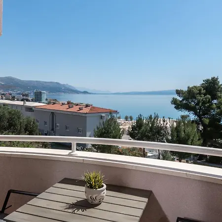 Big Modern Two - Bedroom With Sea View And Balcony - Apartment