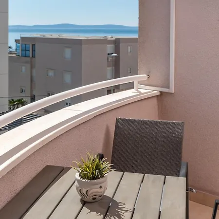 Apartment Big Modern Two - Bedroom With Sea View And Balcony -