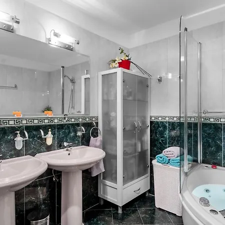 Big Modern Two - Bedroom With Sea View And Balcony - Сплит