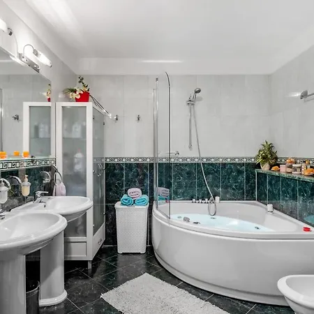 Lejlighed Big Modern Two - Bedroom With Sea View And Balcony - Split